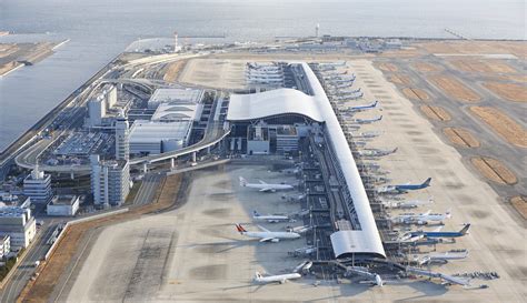 茨城空港から大阪 - 空の旅と地上の冒険の交差点